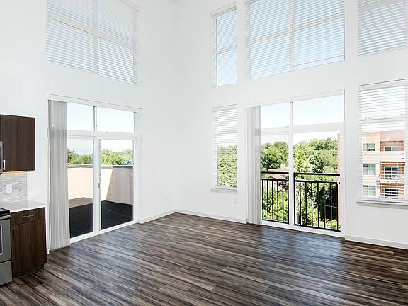 3rd image of 5121 E Yale Ave APT 217