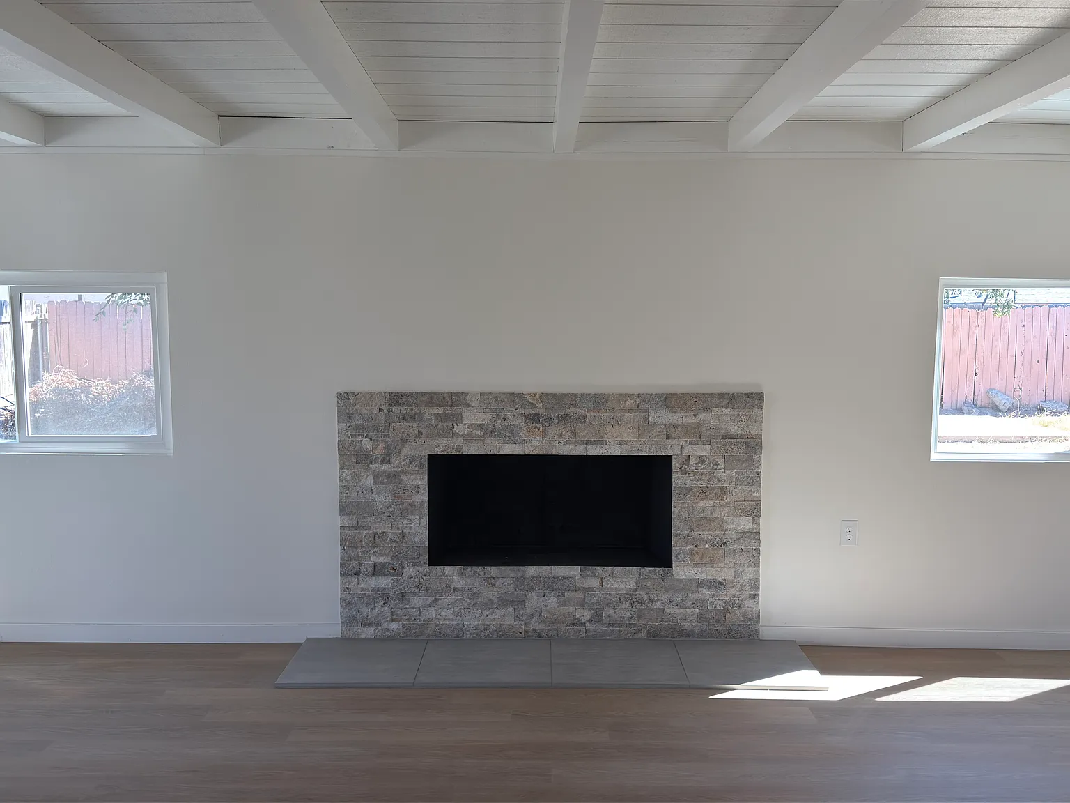 3 bed, 1456 sqft, $3,895 — Photo 4