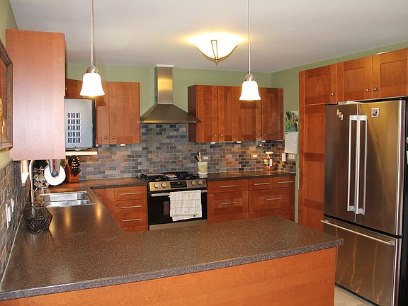 3rd image of 1016 Struckman Blvd