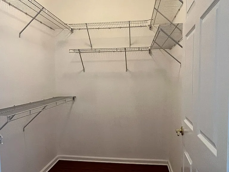 212 Masterson Ct — Photo 9