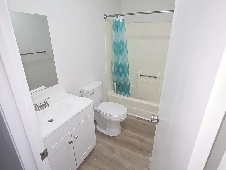 658 S Roberts Ave #13 — Photo 7