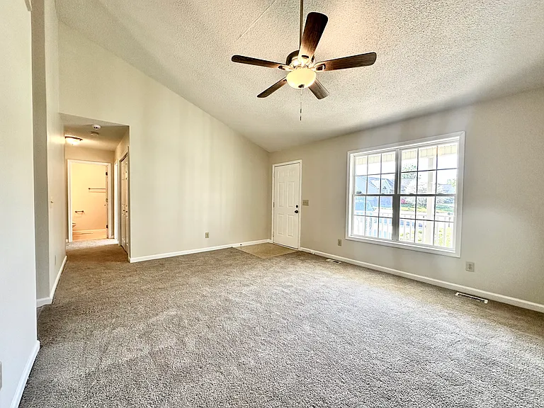 100 Cloverfield Ct #100 — Photo 8
