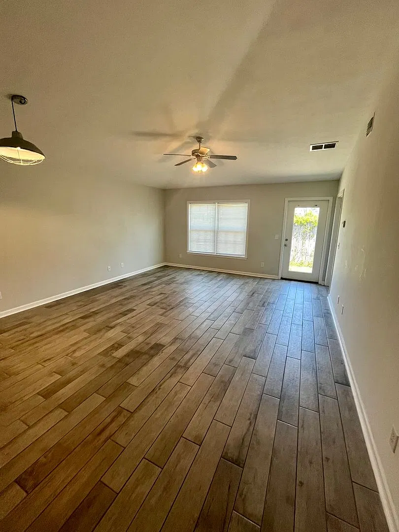 3b/2Bth Home — Photo 2