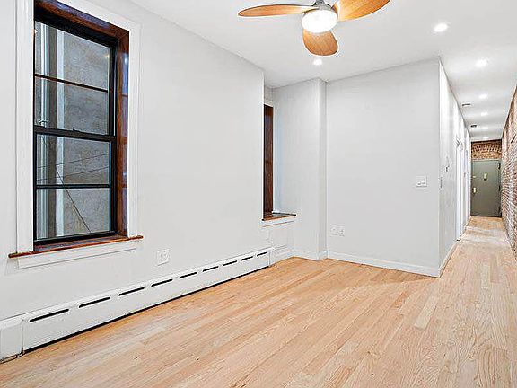 3rd image of 1518 Bedford Ave APT 1R