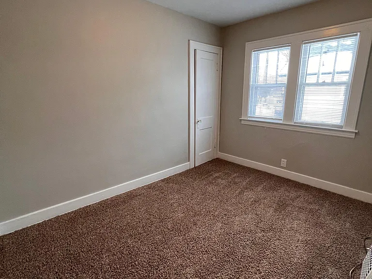 1343 Houseman Ave NE — Photo 6