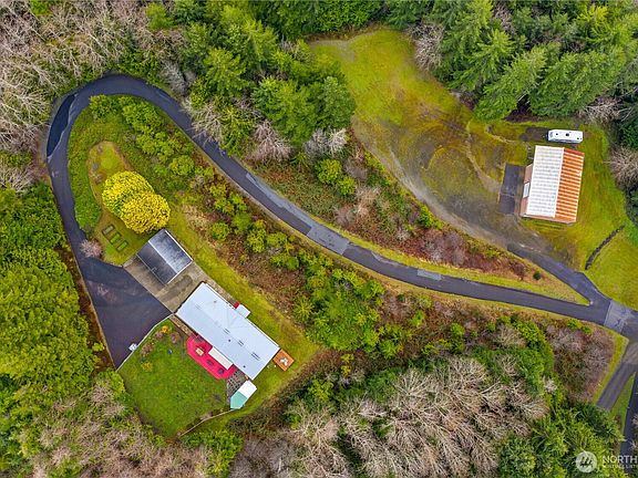 3rd image of 92 Evergreen Lane