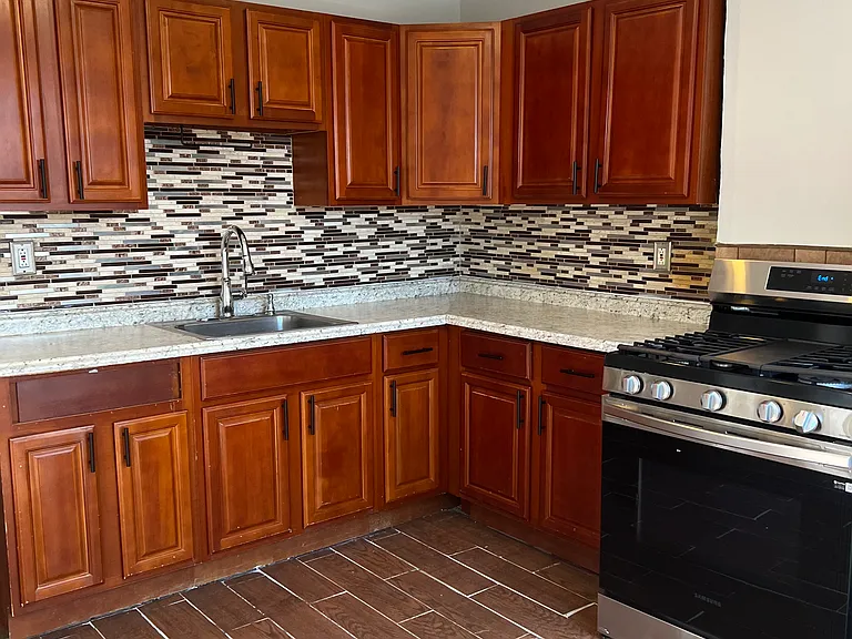 187 Wegman Pkwy #2 — Photo 4