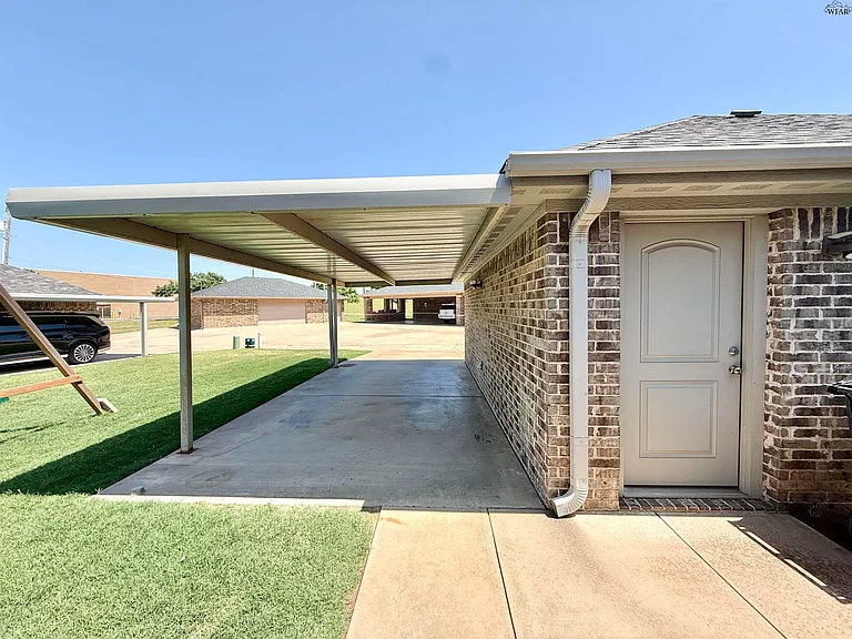 4705 Belair Blvd — Photo 23