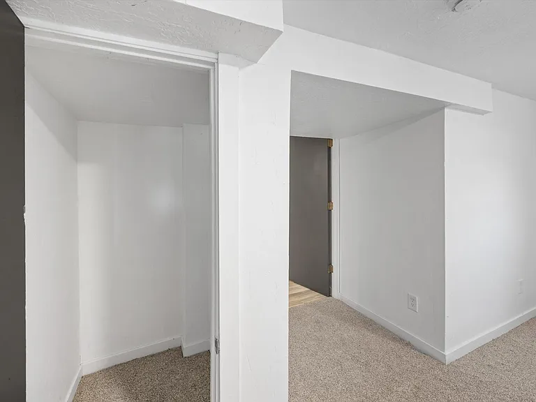 604 E 3rd Ave — Photo 12
