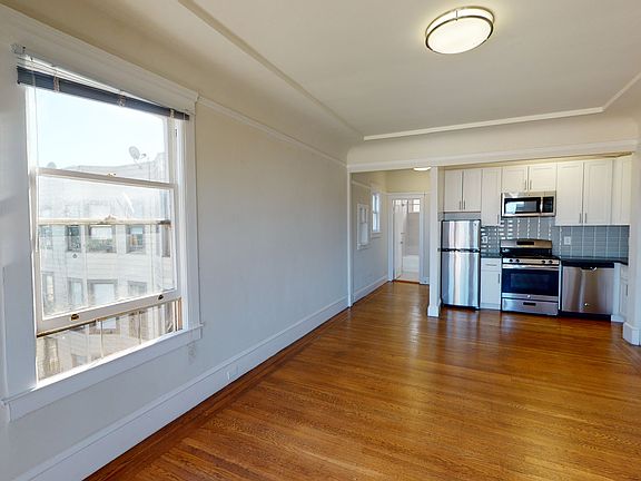 3rd image of 940 Hayes St #12