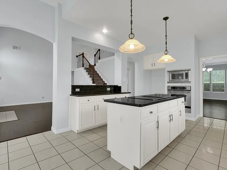 8504 Beatton Ct — Photo 6