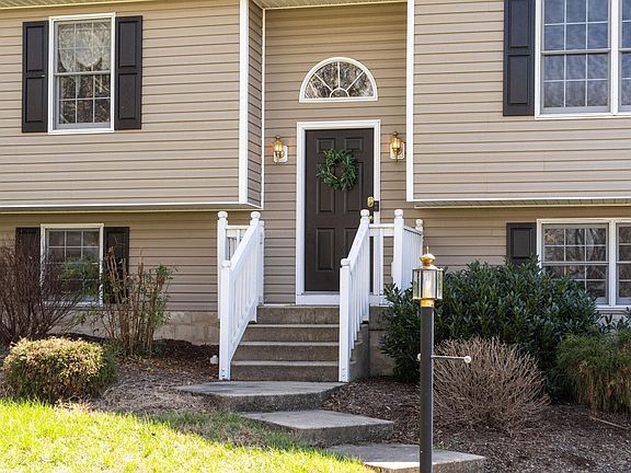 2nd image of 162 Cold Springs Rd