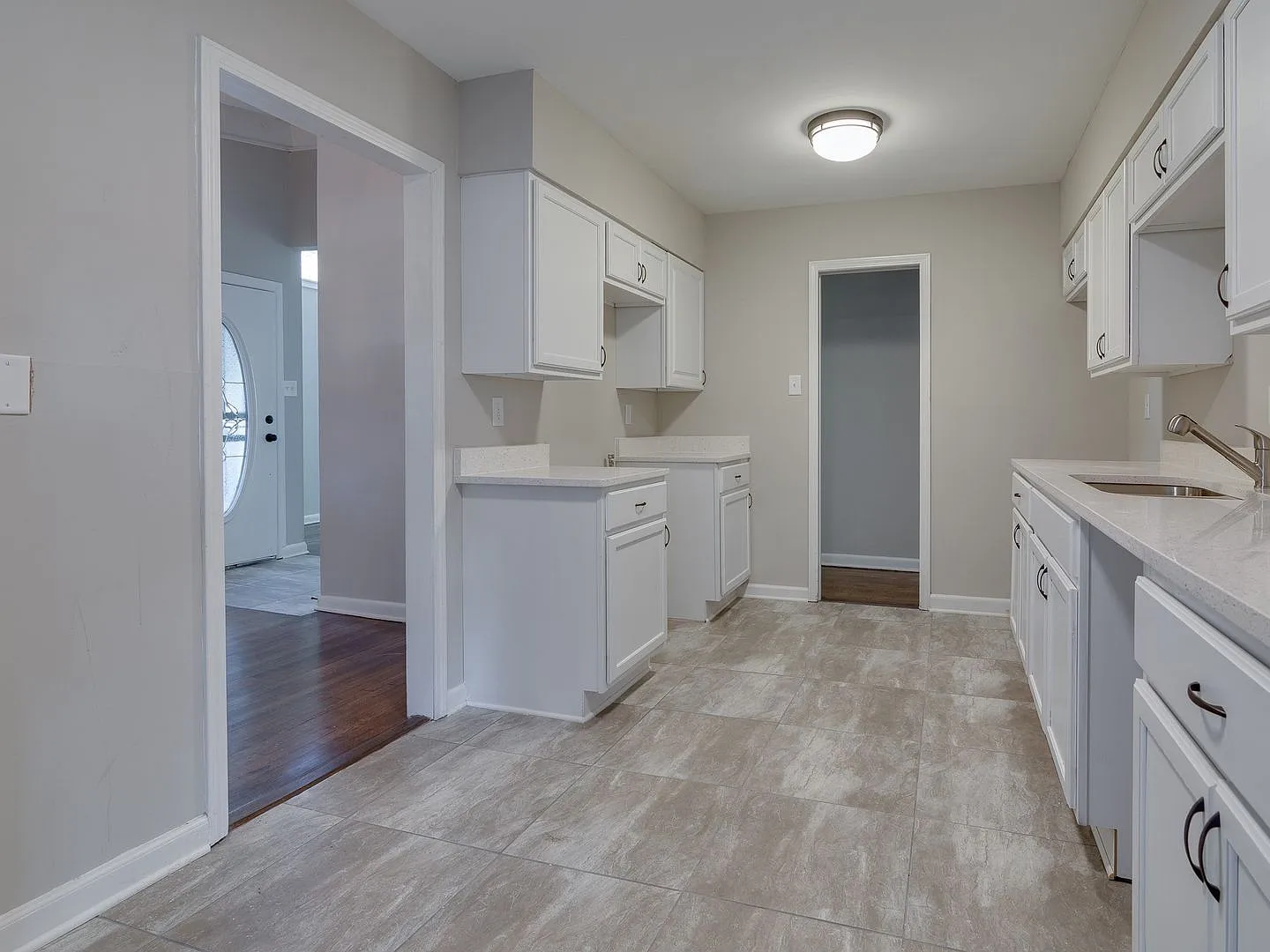 Beautifully Renovated 3BR/2B Home in Great Location!! — Photo 4
