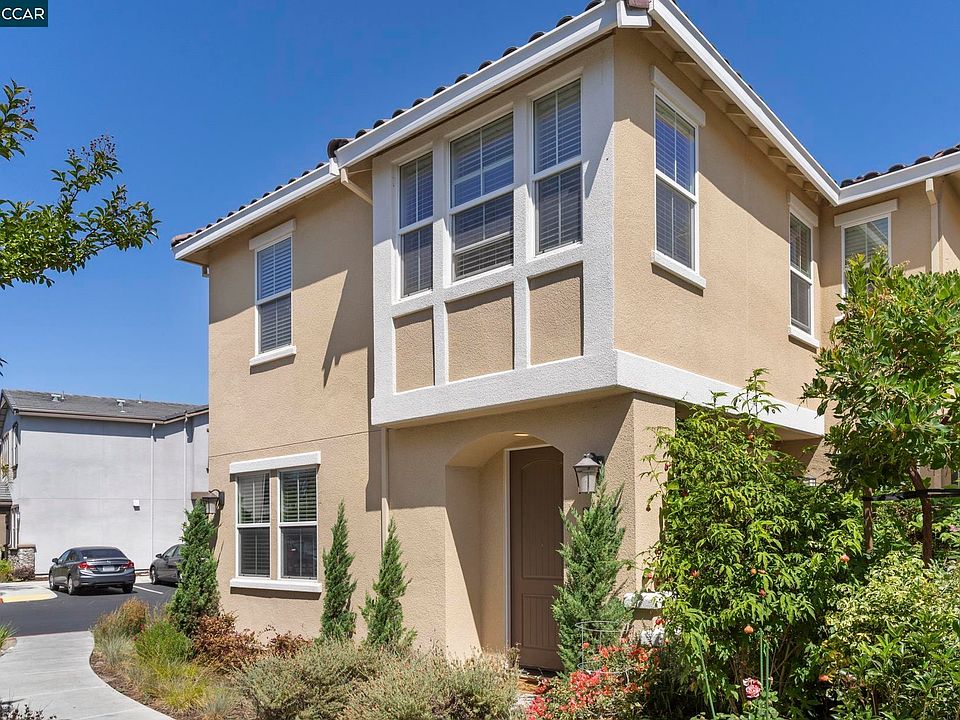 1st image of 855 Maple Pl