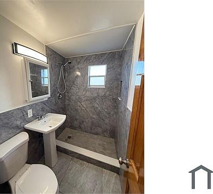 3rd image of 715 7th St #9