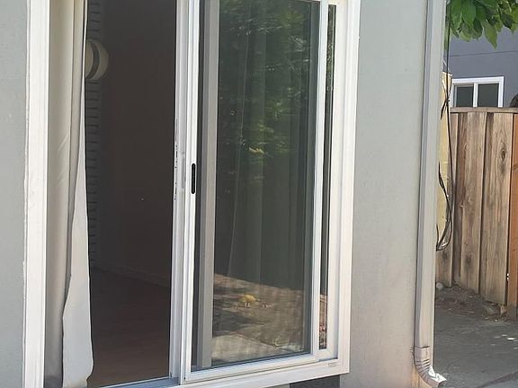 2nd image of 832 Wells Ave #832
