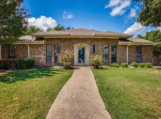 6221 Acapulco Dr, Rowlett, TX 75089