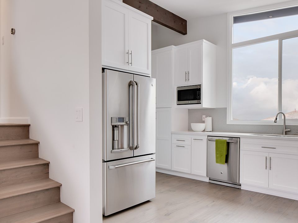 Spacious kitchen
