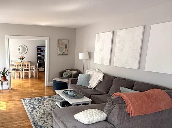 23-25 Bretton Rd #2, West Hartford, CT 06119