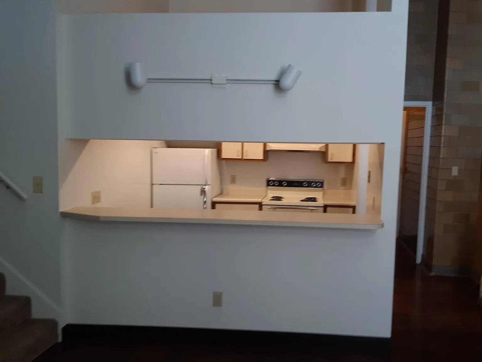1 bed, 800 sqft, $1,100 — Photo 2
