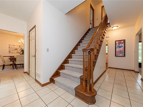 3rd image of 7720 Woodlands Trl