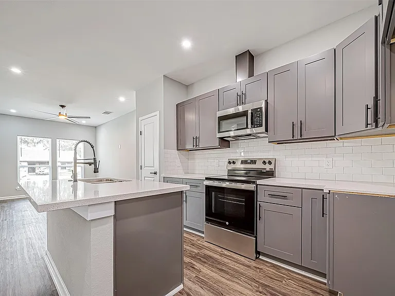 7234 Saint Augustine St #A — Photo 10