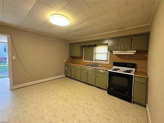 4th image of 3364 Beavercreek Rd