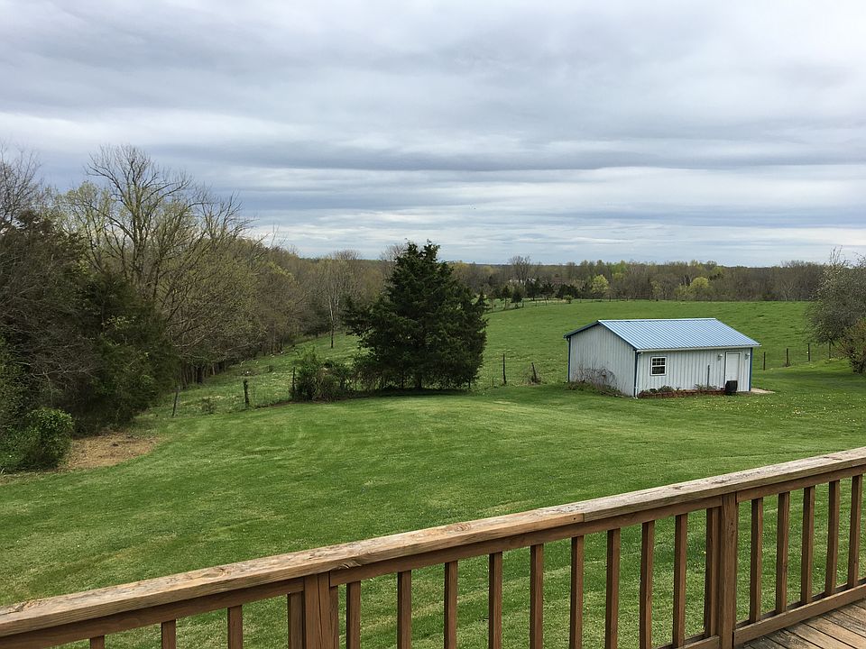 2nd image of 548 Stevens Ln