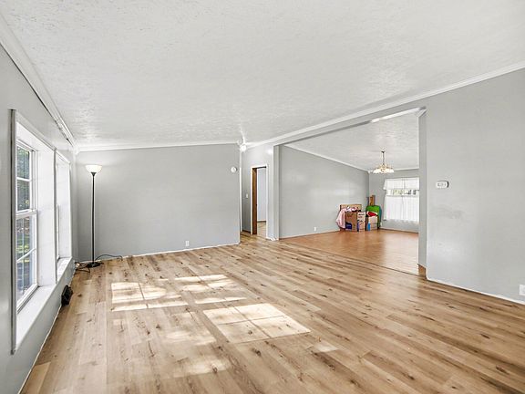 3rd image of 6405 Scott St