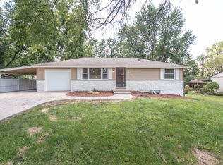 5607 NE 62nd St, Gladstone, MO 64119