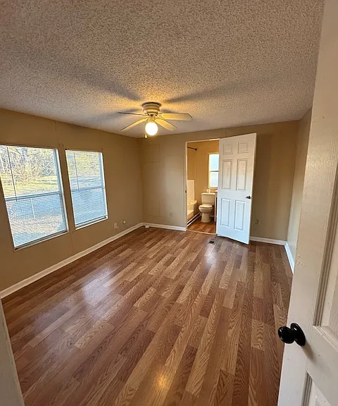 206 S Bass St — Photo 16