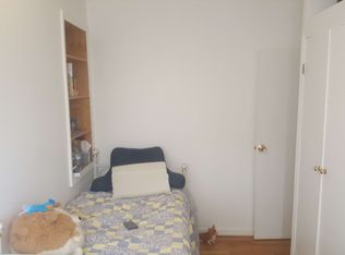 3512 32nd St APT 2R, Astoria, NY 11106