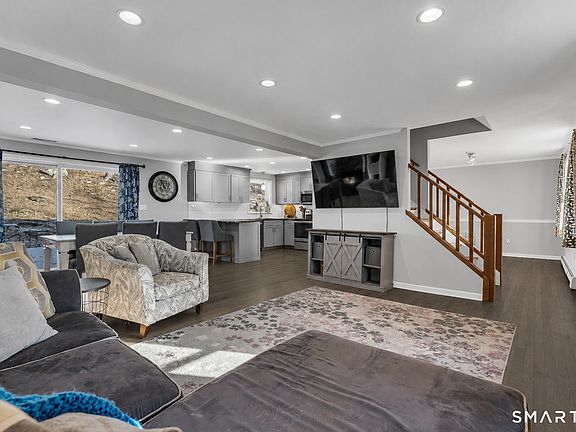 3rd image of 245 Chestnut Hill Road
