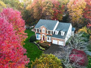 1202 Crayton Rd, Herndon, VA 20170