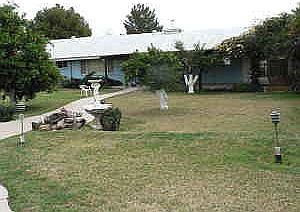 3rd image of 4742 E Clarendon Ave