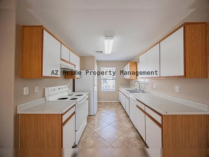 6413 W Elwood St — Photo 8