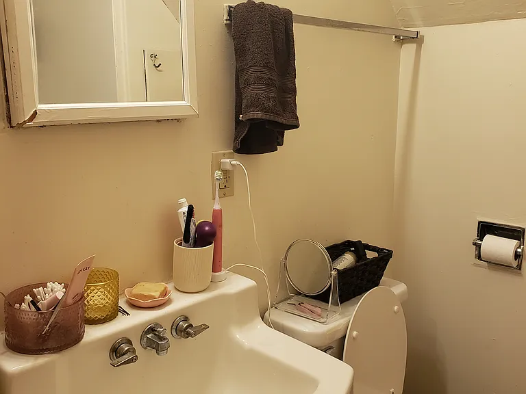 815 E Johnson St #5 — Photo 12