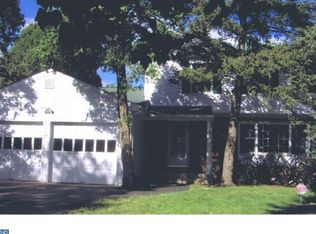 4 Whitewood Dr, Ewing, NJ 08628