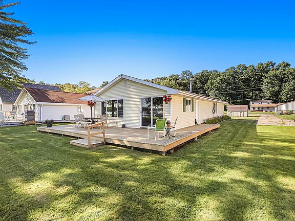 4th image of 1548 E Lockwood Ct