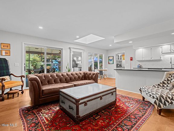 4th image of 230 Saint Andrews Drive