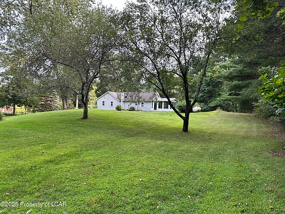 3rd image of 125 Maple Tree Rd