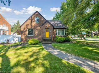 5735 Chestnut Dr, Parma, OH