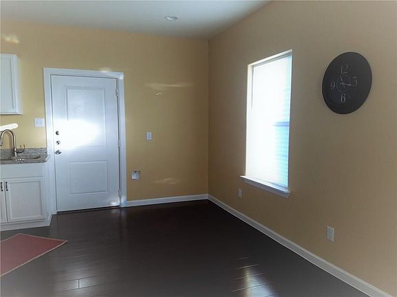 3rd image of 2731 Grafton Ave
