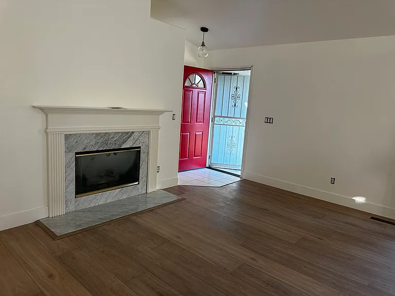 Taryn Dr — Photo 5