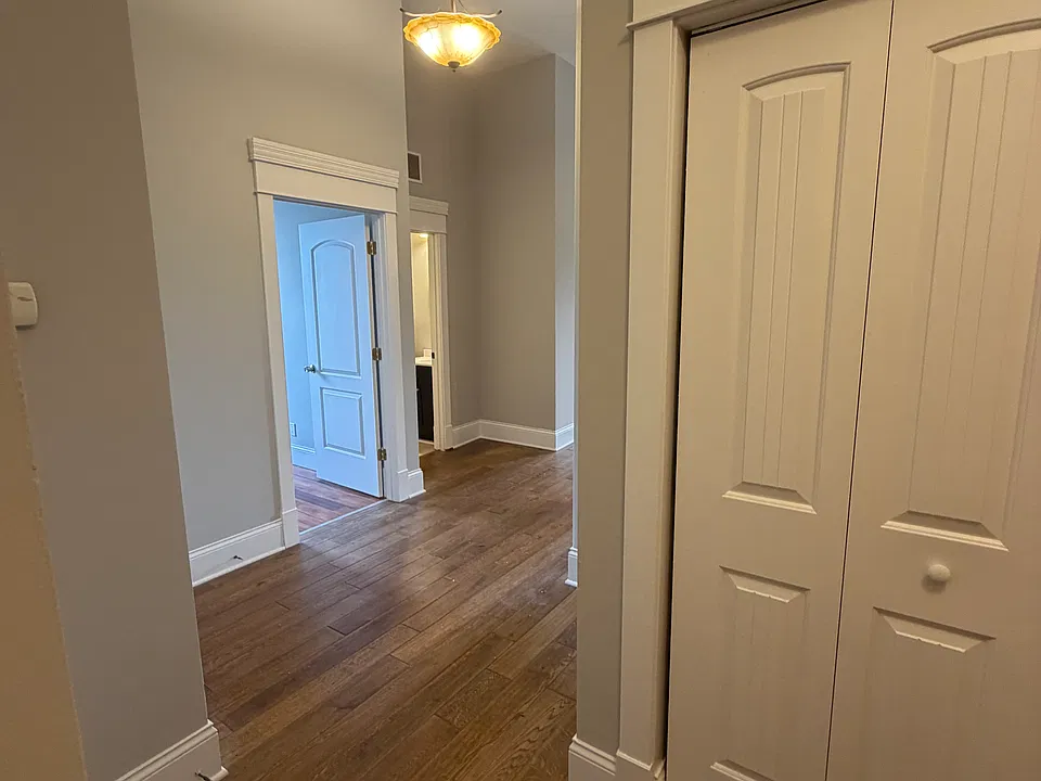256 N Main St #2E