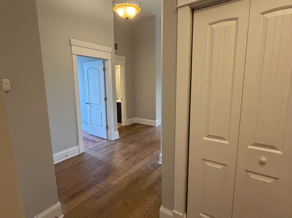 256 N Main St #2E, Seneca, IL 61360