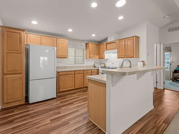 14089 Pomegranate Ave #214, Poway, CA 92064