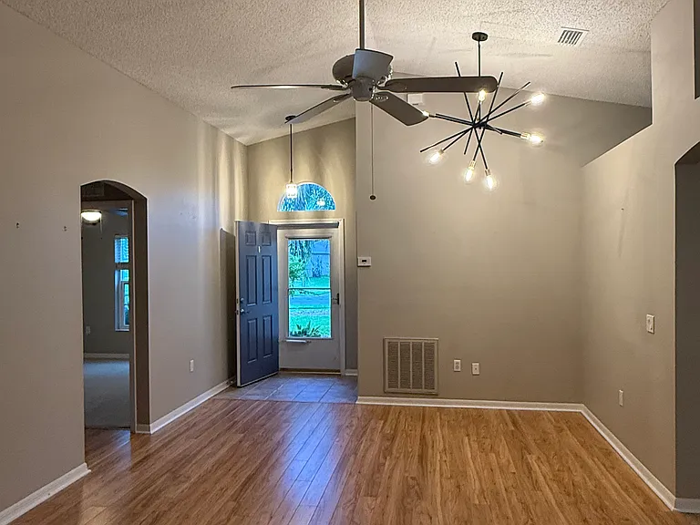 226 Tree Branch Ln — Photo 3