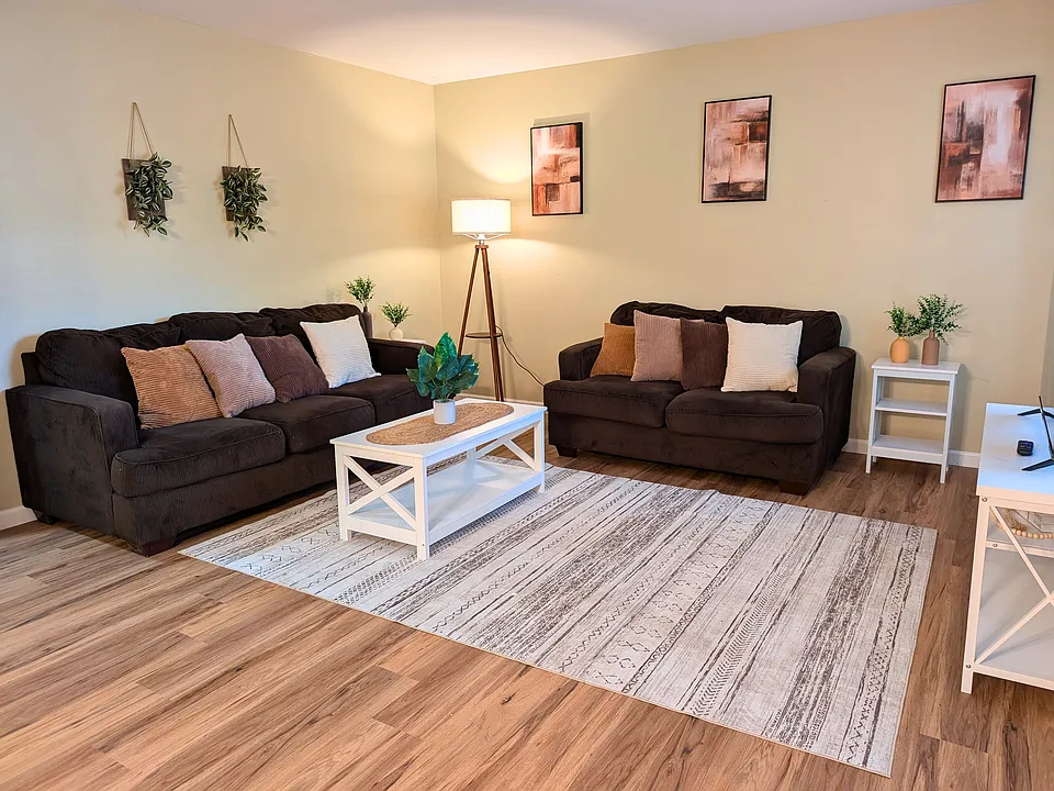 5 Vandor Ct