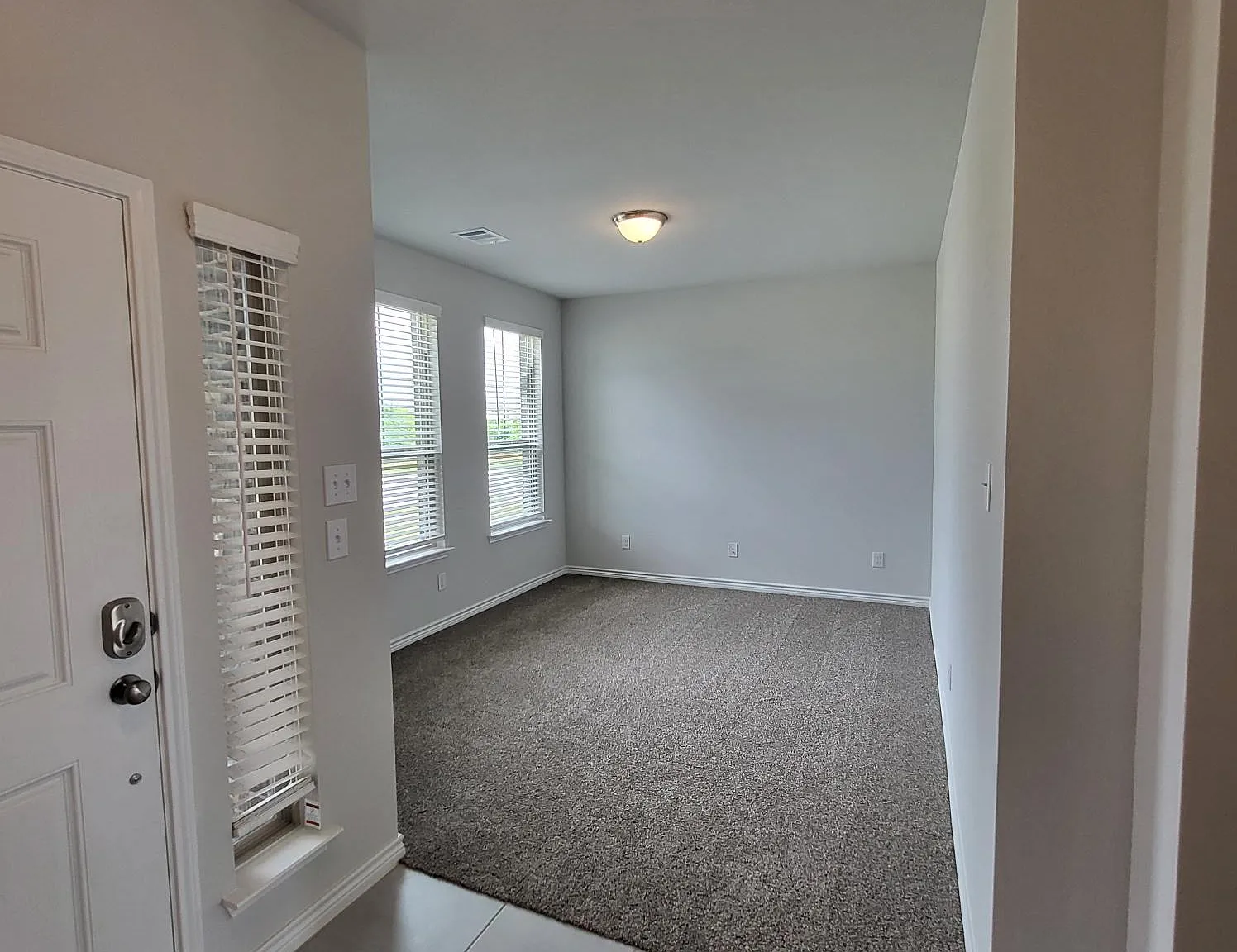 3 bed, 1831 sqft, $2,250 — Photo 4